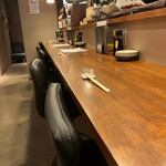 家庭的料理居酒屋 しろとくろ - カウンター席