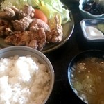 とんかつ太郎 - 鳥の唐揚定食