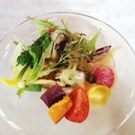 ウシマル - 地場野菜のサラダ