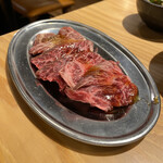 Wagyu U Yakiniku Jukusei O Otoro Gyuutan Kokusan Gyuu Horumon Date No Kura - 