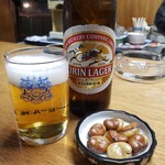 もつ焼き ひらの - 小瓶とお通し