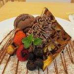 Yumeiro Cafe - チョコレートワッフル