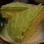 焼肉 食べ放題 飲み放題 かわよし 栄錦本店 - (13.01.11)キャベツを頼んだらこの量！！美味しいけど、もちょっと量が少ない方が（笑）