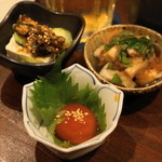 興 - 2013.1 お通しの黄身の味噌漬け、冷奴の塩麹ダレ乗せ、生皮ときのこのおろしポン酢