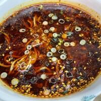 ワキヤ 一笑美茶樓 - 辛そうで辛くない四川担担麺
