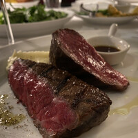 トラットリア グランボッカ - 右ウチモモ 左イチボ