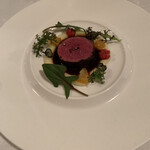 日光金谷ホテル - 日光金谷ホテル裏山で捕獲したニホンジカのロティ　フレッシュベリーとポワブラードソース