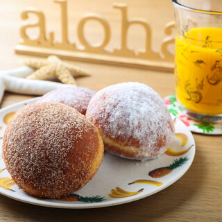 Donburi and desserts too! You can also takeaway the taste that Japanese people like♪