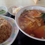 ドライブイン51号 - ラーメン納豆チャーハン