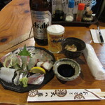 Izakaya Daihachiguruma - 瓶ビールとお通し・刺身盛合せ