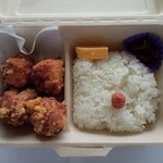 人は唐揚げに熱狂する。 - 料理写真: