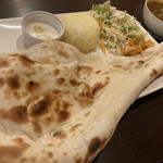 アロマズ オブ インディア - ナンもおいし。