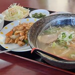 台湾料理 雪梅園 - 鶏肉の黒胡椒炒めランチ（塩ラーメン付）