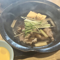 魚菜 由良 2号店 - 好き焼き（湯気で曇ってます）