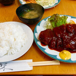 味一 - 　　　とんかつの王様　　　　　　　　　　　　　　黒豚のロースカツ定食950円