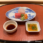 御料理 寺沢 - 造りは割醤油とちり酢で