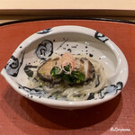 御料理 寺沢 - 蒸し鮑と鮑の肝を練り込んだ手打ち饂飩