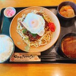 Yakisobaya Kou - 肉みそかけ焼きそば定食