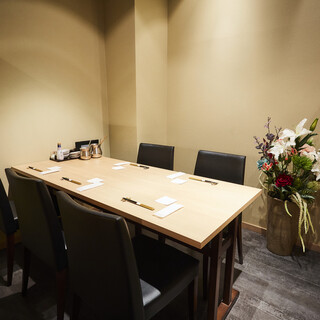 A slightly luxurious special space where you can enjoy meals with close friends and loved ones.
