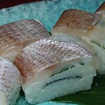Kishizushi - 淡路でとれた鯛を使った小鯛小袖寿司（８切）　　　　　　