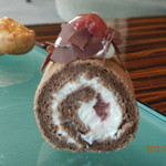 バー＆ラウンジ  トゥエンティエイト - チェリーのロールケーキ