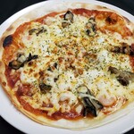 Kutsurogiya - 牡蠣入りシーフードピザ