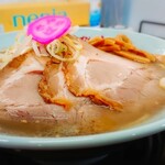 ラーメンさんぱち - 塩ラーメン(￥450)、チャーシュートッピング(￥200)。これで650円って安すぎませんか！