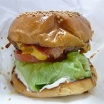 BROZERS' - ベーコンチーズバーガー(デリバリー価格1500円) アップ※全てのハンバーガーにポテト.オニオンリングが付いてきます。 