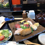 よし寿し - 料理写真:寿司ランチ1,100円