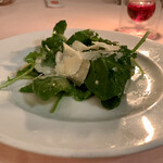 アントニオ 南青山本店 - ルッコラサラダとパルメジャーノ添え　¥1749