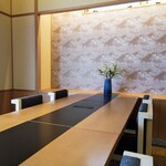 Nihon Ryouriki Sshou - ８名用の個室を独り占めで夕食(*´σｰ｀)ｴﾍﾍ