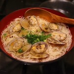 たこ焼きとおでん 石橋 - あさり煮麺(748円)