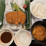 Tonkatsu No Wakura - 