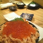 日本料理 仲志満 - （BARタイムに夜食）鮭親子丼。このボリュームでこの日は￥1,000だった！　☆５　（'12 11月）
