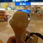 雪印パーラー 新千歳空港店 - 