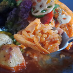 makanai cafe ツムギ堂 - ドレス・ド・オムライス（スープ、ピクルス付）1300円