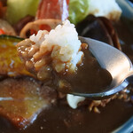 makanai cafe ツムギ堂 - シー・ベジカレー（スープ、ピクルス付）1300円