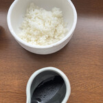 界 ポロト - 1お櫃は軽く茶碗2膳程度