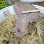 ラーメン二郎 - 若干筋っぽい