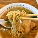 中華そば こうた - 麺は細麺　デフォで硬め