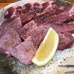 炭火焼肉ホルモン 横綱三四郎 - 牛タン 全部盛り