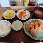 手作り餃子の店 吉春 - バランス良いいランチ Bセット+追加餃子２個