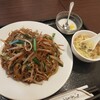 香港厨房 風香園 - ランチの豚肉の焼きそばとチャーハンセット