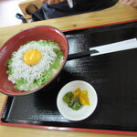 愛徳荘 - しらすごはん