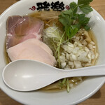 らーめん 雅楽 - 焼きあご煮干し中華そば(今月の限定)