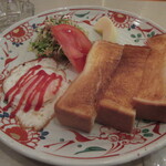 マキ - トースト・目玉焼き・サラダ