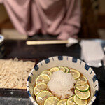 鎌倉 松原庵 - 名物の柚子蕎麦。荒いダイコン卸がうんまい！