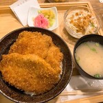 タレカツ - かつ丼セット(850円)