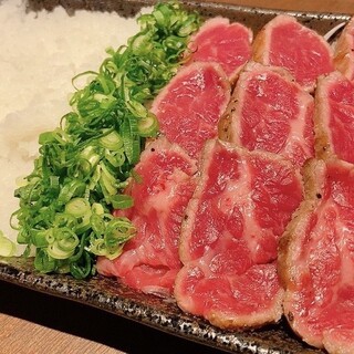 Numerous menu items that explore the possibilities of horse meat to the utmost♪