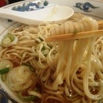 Kihachi Ramen - 麺はこんな感じ　スープのおかげで白い麵